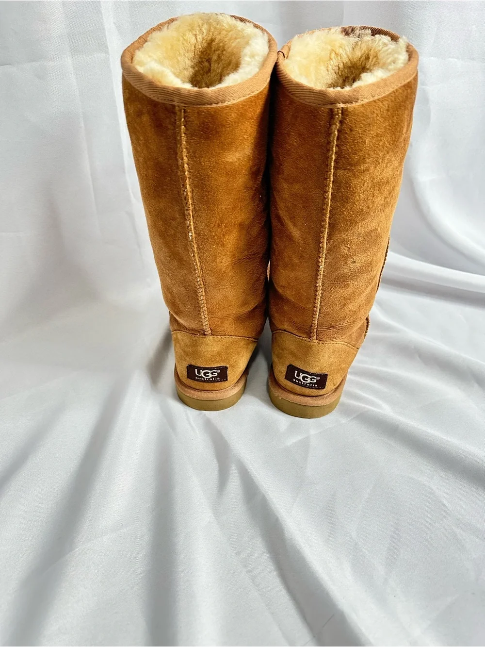 UGG Women's Classic Round Toe II Tall Boots Size 7